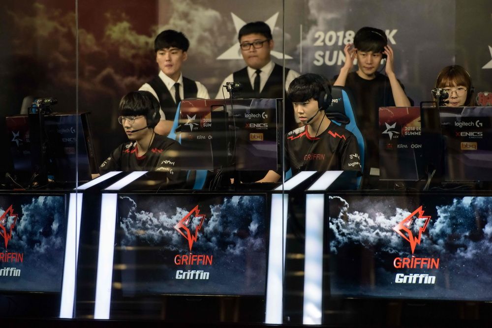 Picutre of Griffin in the OGN booths during the LCK season.