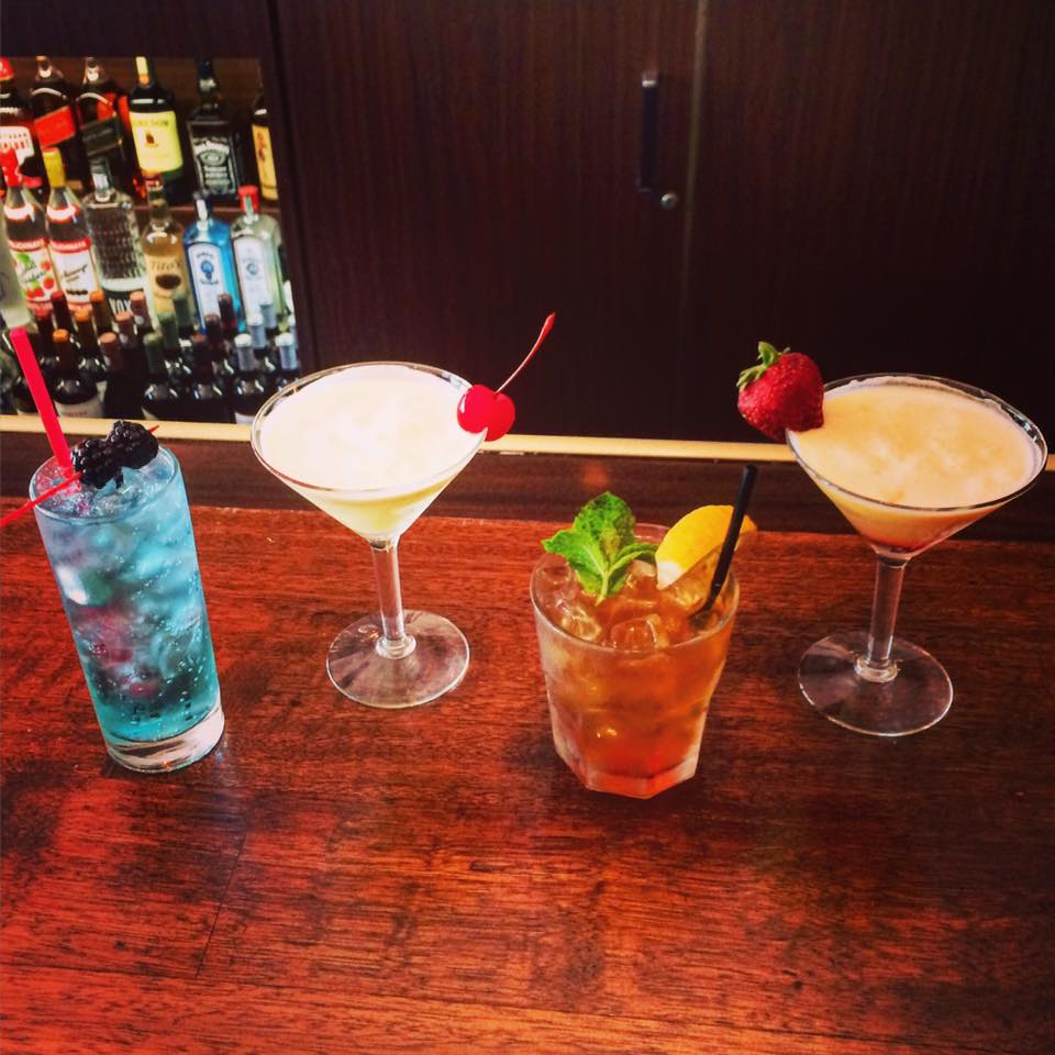 Order alcohol to go from Mulberry Street Ristorante along with your meal. Photo credit: https://www.facebook.com/pg/MulberryStreetRistorante/photos/?ref=page_internal