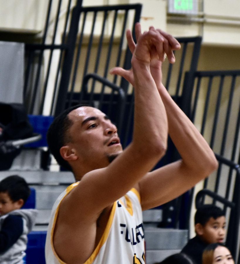 Sophomore guard Kobe Newton is a 2-year, stand out player for the Fullerton College Men's Basketball team. His hard work on the court and in the classroom has been noticed as he is one of the 20 Students of Distinction being recognized in 2023.