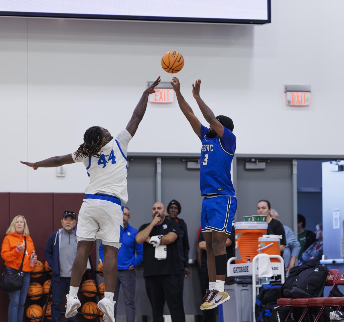 Darvelle Wyatt goes up for the block to deny Khemanni Davis of a 3-pointer in the semi-final game of the 3C2A state tournament game in Mt. San Antonio College Walnut, Calif. Saturday, March 15, 2025